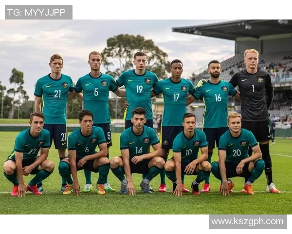 篮球与足球明星齐聚一堂的卡通合照展现运动魅力与友谊的精彩瞬间 篮球与足球明星齐聚一堂的卡通合照展现运动魅力与友谊的精彩瞬间